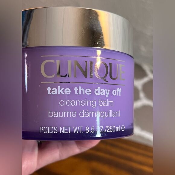 Clinique Purple Cleansing Balm - Picture 2 of 4